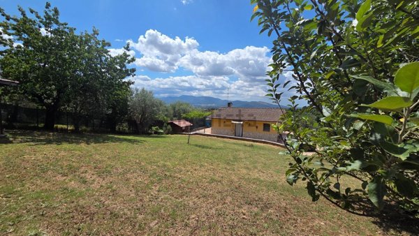 casa indipendente in vendita a Cave