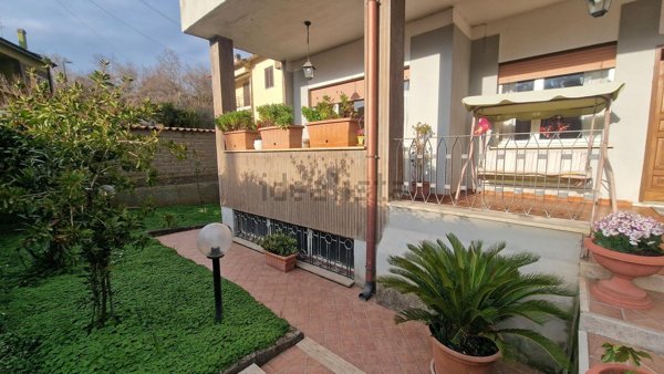 casa indipendente in vendita a Cave