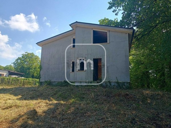 casa indipendente in vendita a Cave