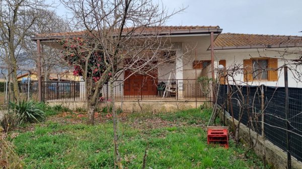 casa indipendente in vendita a Cave in zona San Bartolomeo