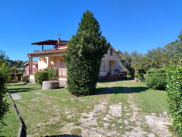 casa indipendente in vendita a Cave