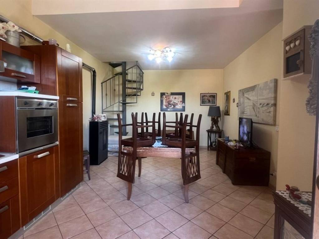 appartamento in vendita a Cave in zona San Bartolomeo