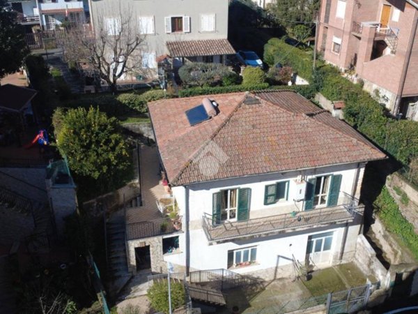 casa indipendente in vendita a Cave