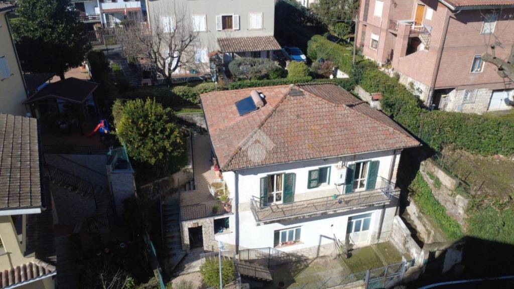 casa indipendente in vendita a Cave