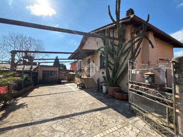 casa indipendente in vendita a Cave in zona San Bartolomeo