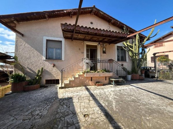 casa indipendente in vendita a Cave in zona San Bartolomeo