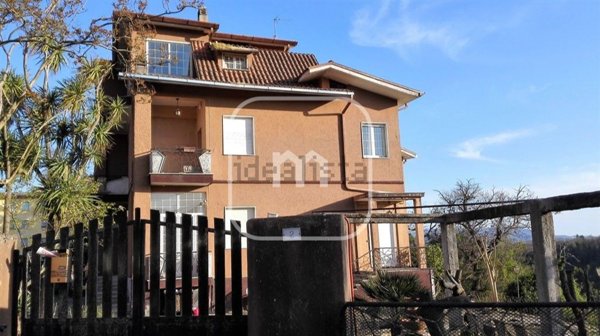 casa indipendente in vendita a Cave