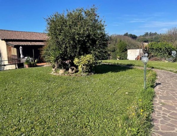 casa indipendente in vendita a Cave