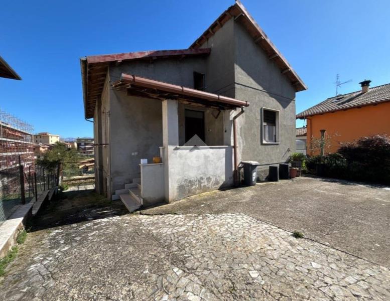 casa indipendente in vendita a Cave