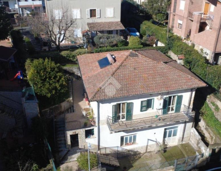 casa indipendente in vendita a Cave