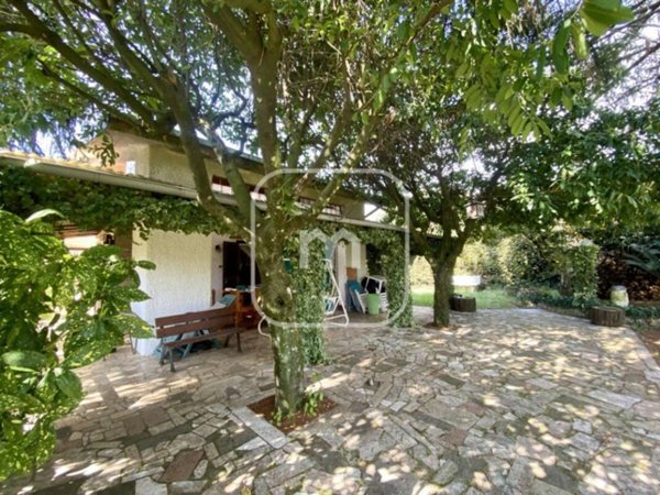 casa indipendente in vendita a Cave