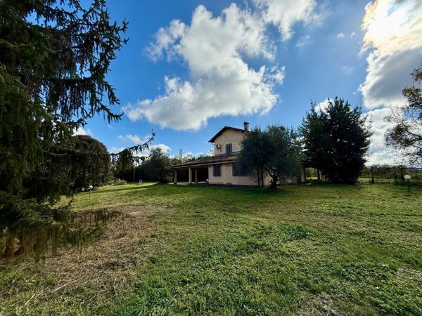 casa indipendente in vendita a Cave in zona Collepalme