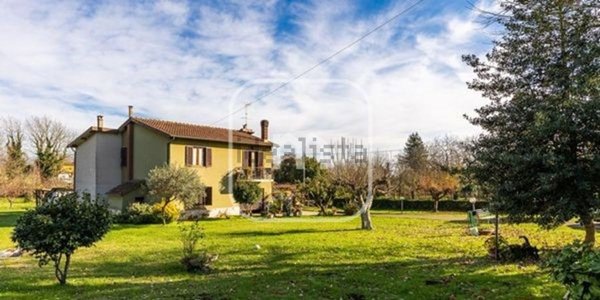 casa indipendente in vendita a Cave