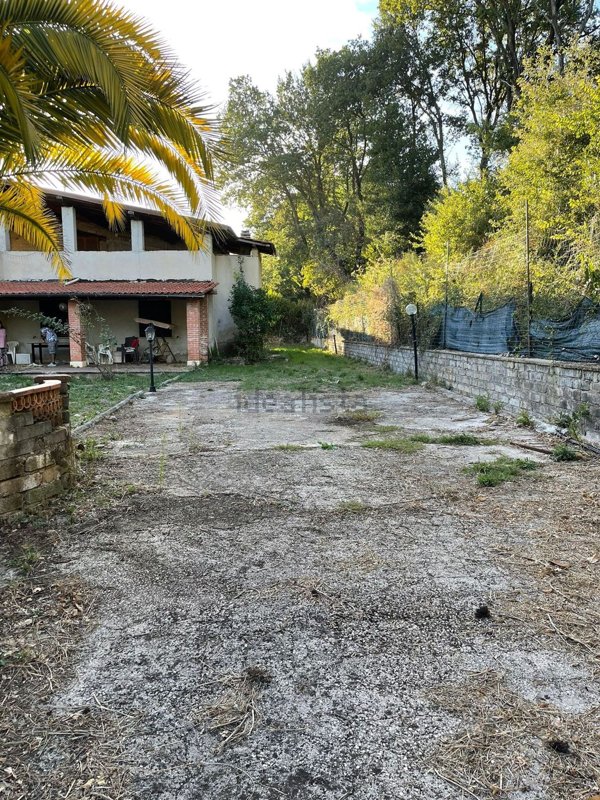 casa indipendente in vendita a Cave