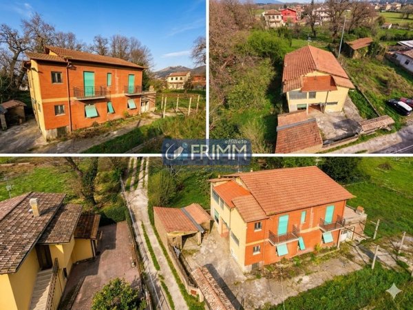 casa indipendente in vendita a Cave