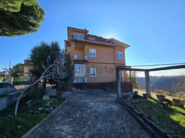 casa indipendente in vendita a Cave