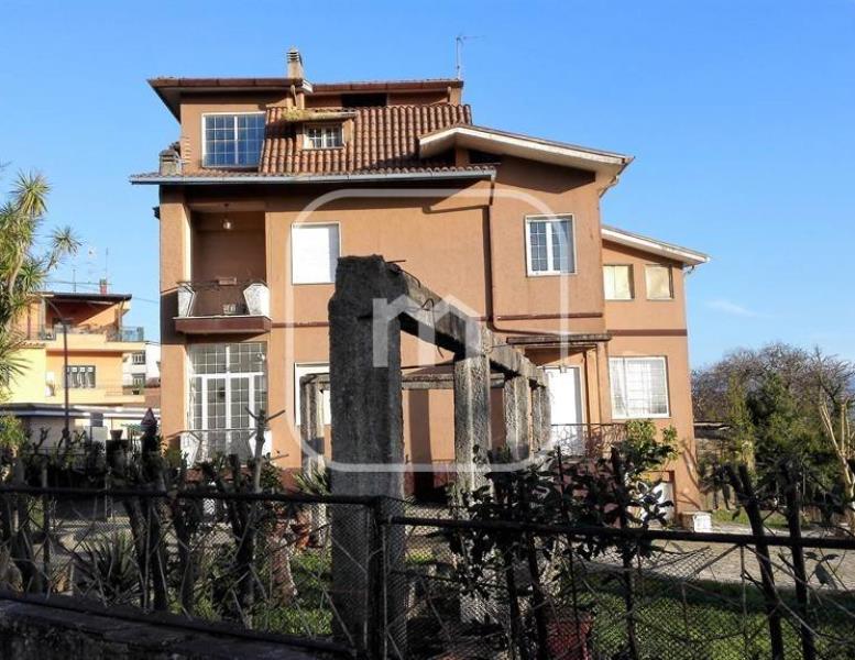 casa indipendente in vendita a Cave