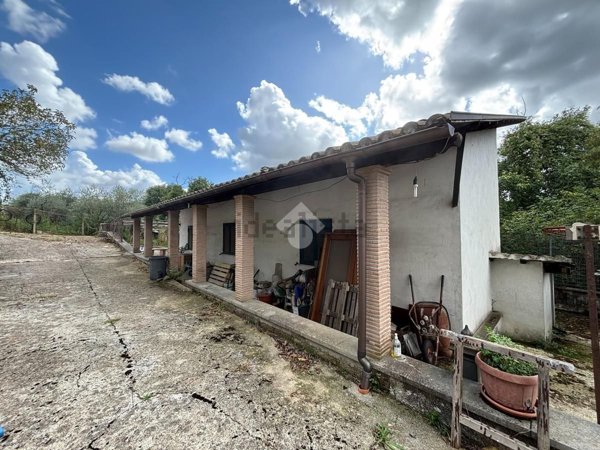 casa indipendente in vendita a Cave