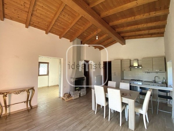 casa indipendente in vendita a Cave
