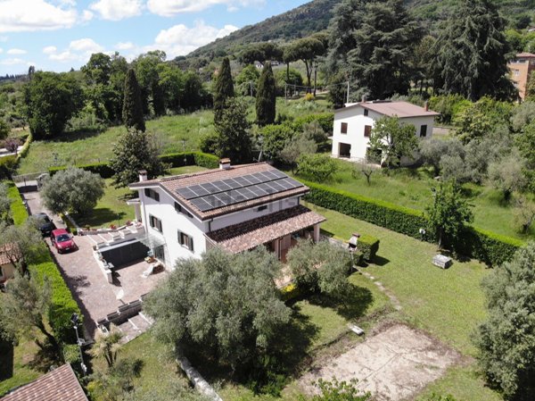 casa indipendente in vendita a Cave