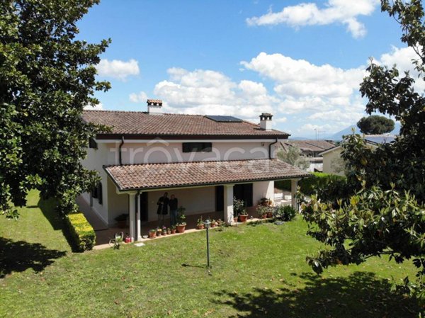 casa indipendente in vendita a Cave