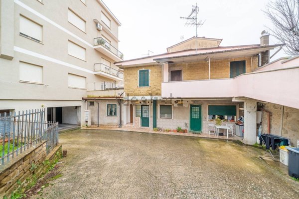 appartamento in vendita a Cave