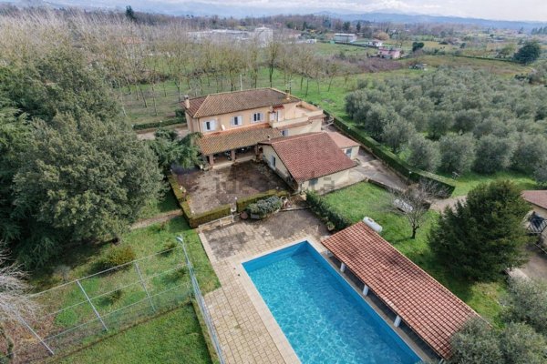casa indipendente in vendita a Cave