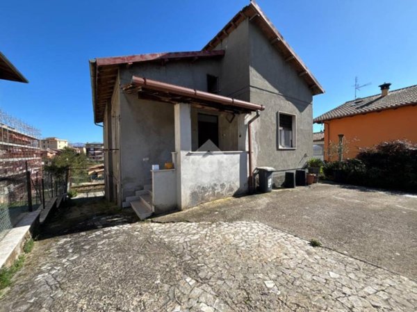 casa indipendente in vendita a Cave