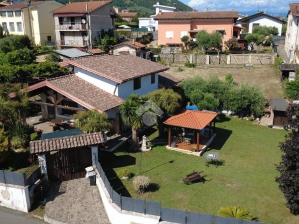 casa indipendente in vendita a Cave