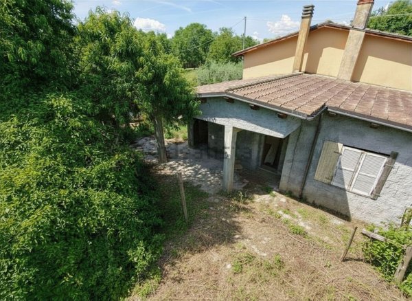 casa indipendente in vendita a Cave