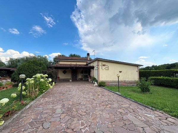 casa indipendente in vendita a Cave