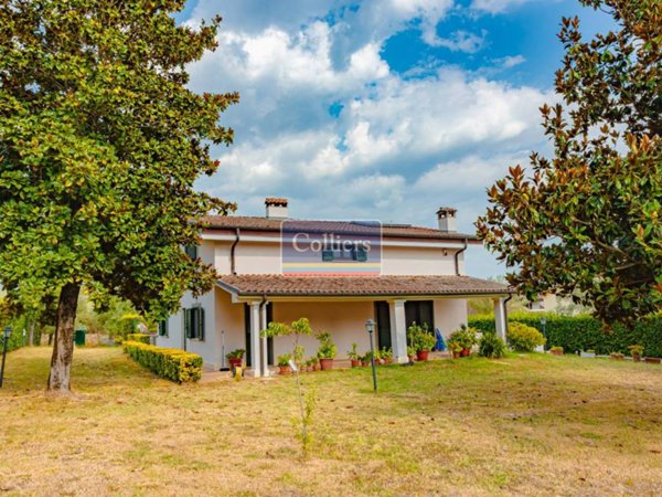 casa indipendente in vendita a Cave