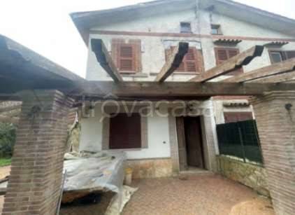 appartamento in vendita a Cave in zona San Bartolomeo