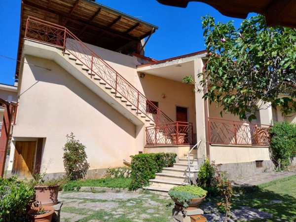 casa indipendente in vendita a Cave