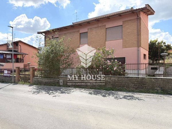 casa indipendente in vendita a Cave