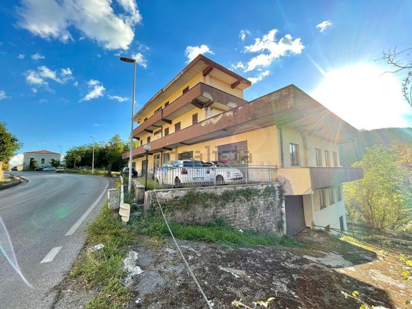 casa indipendente in vendita a Cave in zona Collepalme