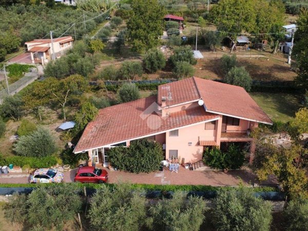 casa indipendente in vendita a Cave