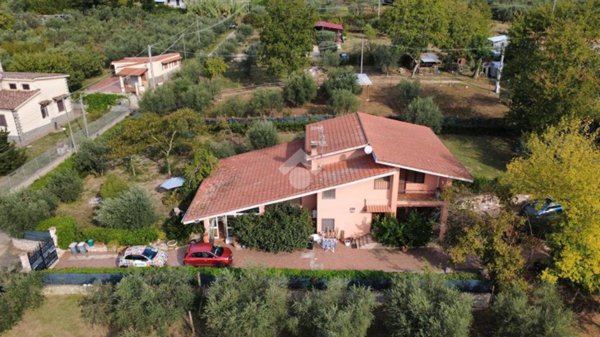 casa indipendente in vendita a Cave