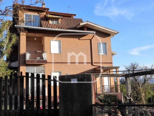 casa indipendente in vendita a Cave