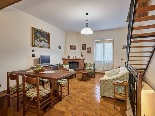 casa indipendente in vendita a Cerreto Laziale