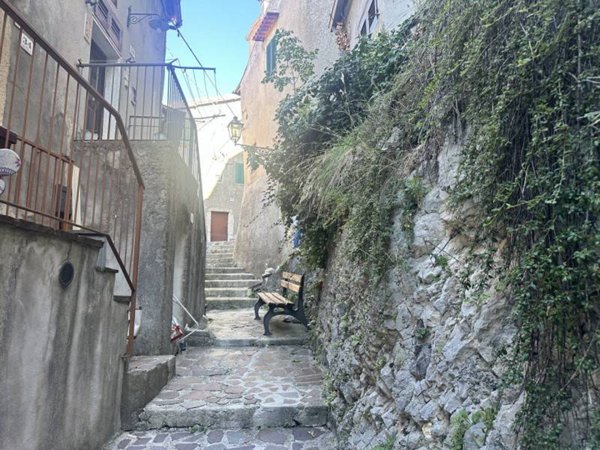 appartamento in vendita a Cervara di Roma in zona Campaegli