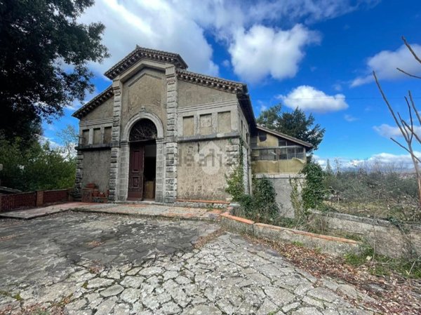 casa indipendente in vendita a Cervara di Roma in zona Maddalena