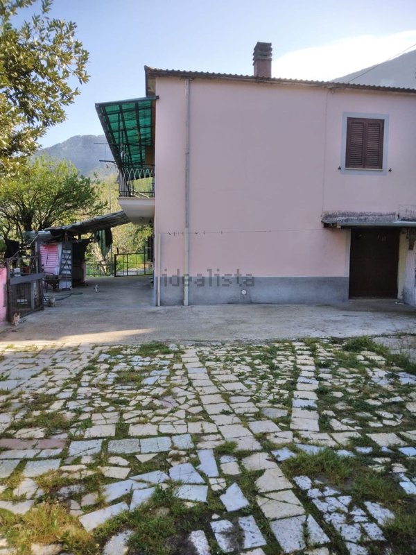 esavano in vendita a Cervara di Roma