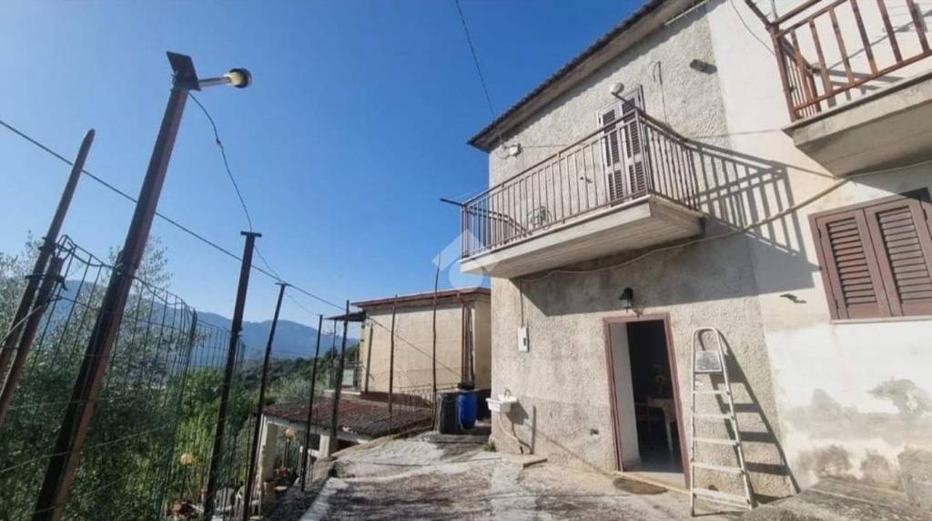 casa indipendente in vendita a Cervara di Roma