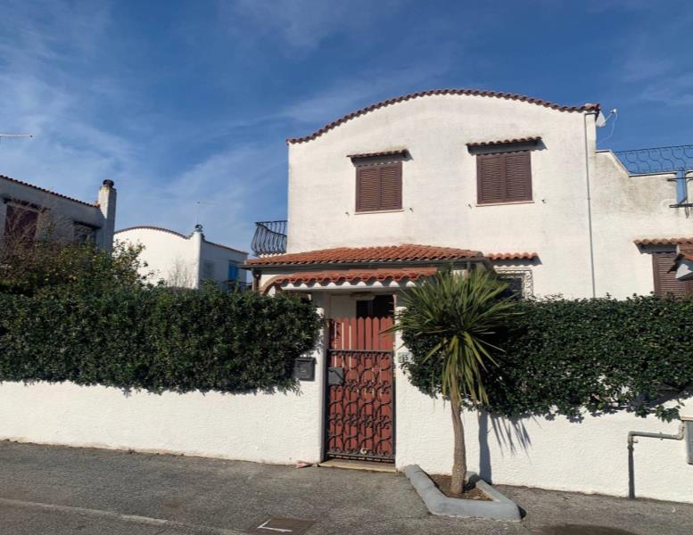 casa indipendente in vendita a Cerveteri in zona Cerenova