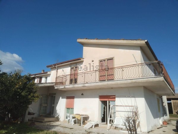 casa indipendente in vendita a Cerveteri in zona Ceri