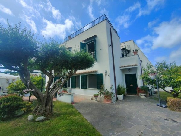 casa indipendente in vendita a Cerveteri in zona Cerenova