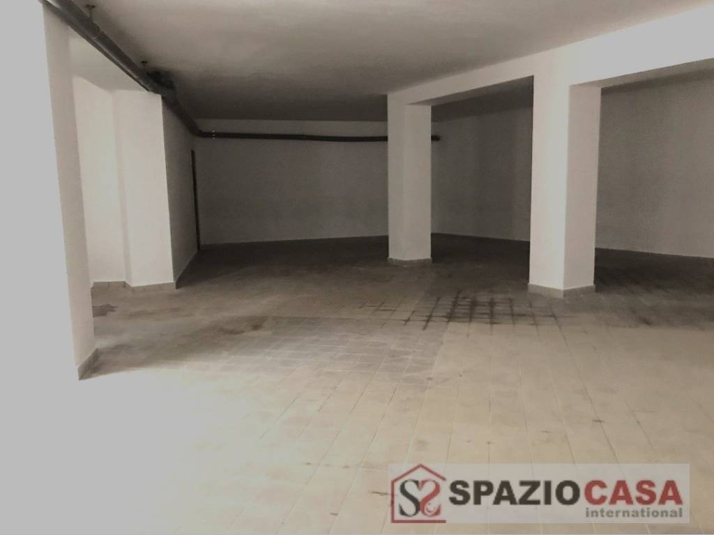 locale commerciale in vendita a Cerveteri