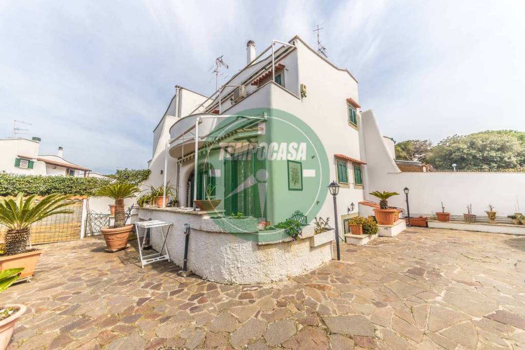 casa indipendente in vendita a Cerveteri in zona Cerenova