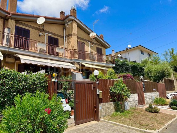 casa indipendente in vendita a Cerveteri in zona Valcanneto